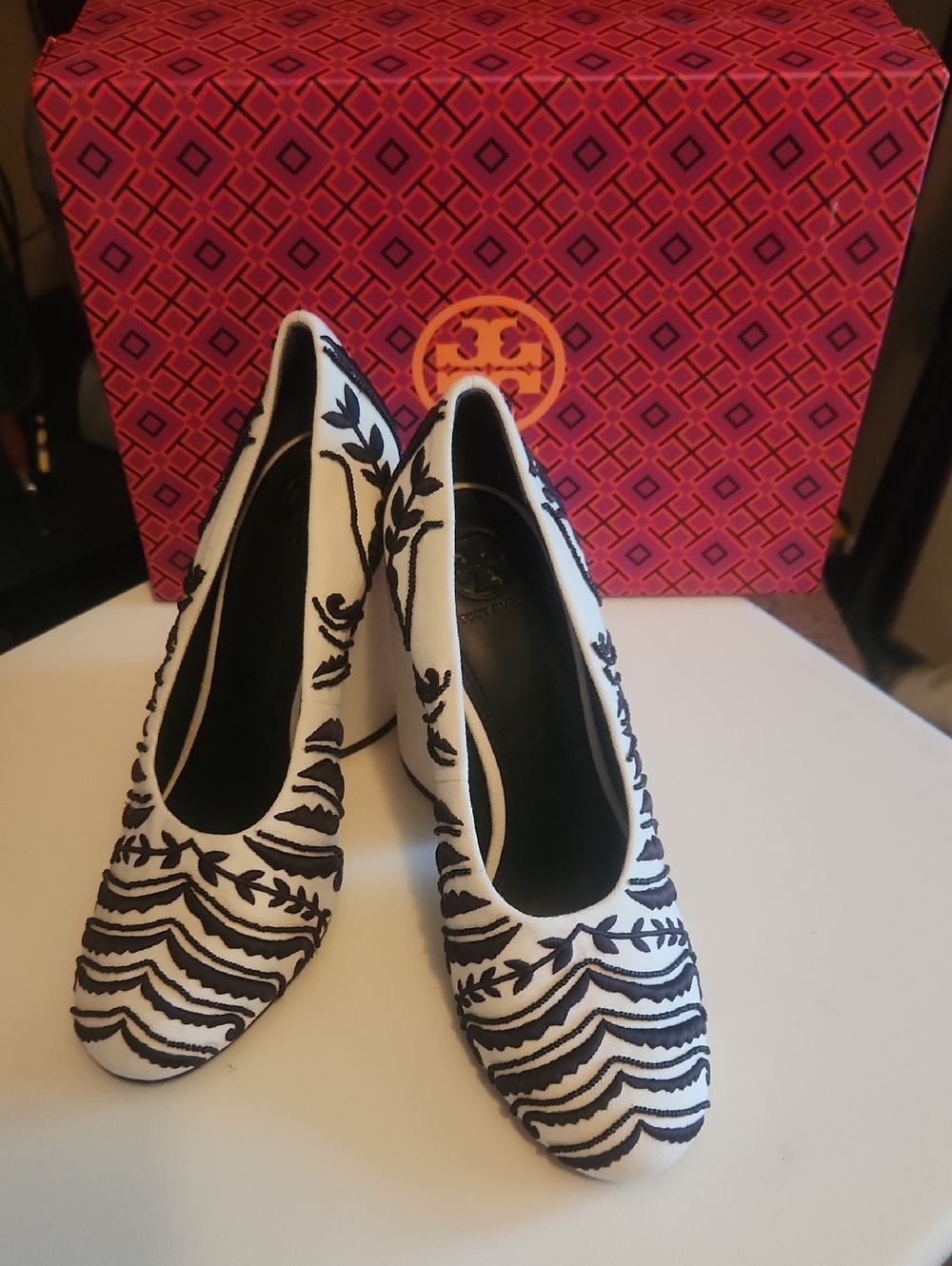 Tory Burch White and Black Embroidered Pumps